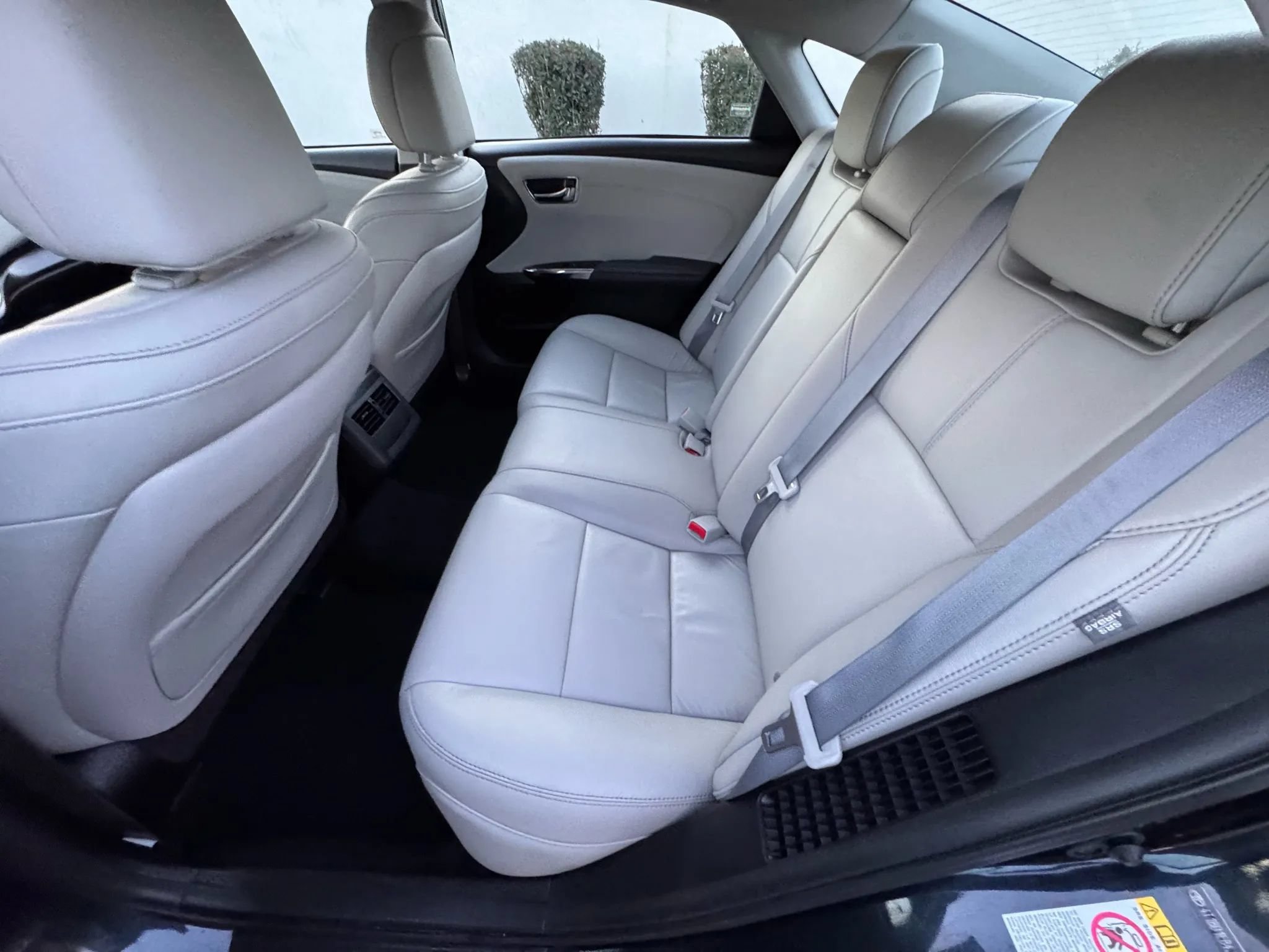 Used 2018 Toyota Avalon XLE Plus w/ Carpet Mat Package FWD image 17