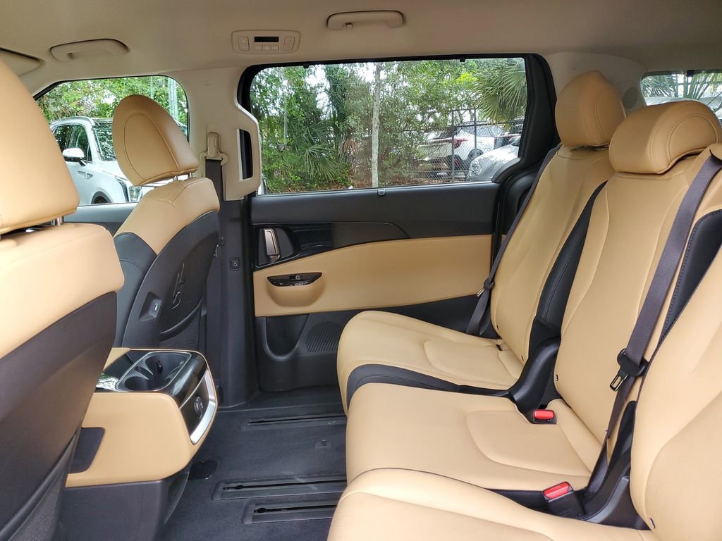 Used 2022 Kia Carnival EX FWD image 15