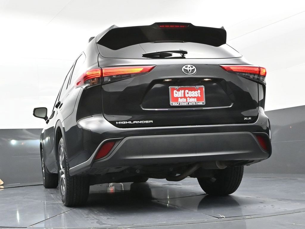 Certified 2021 Toyota Highlander XLE image 35