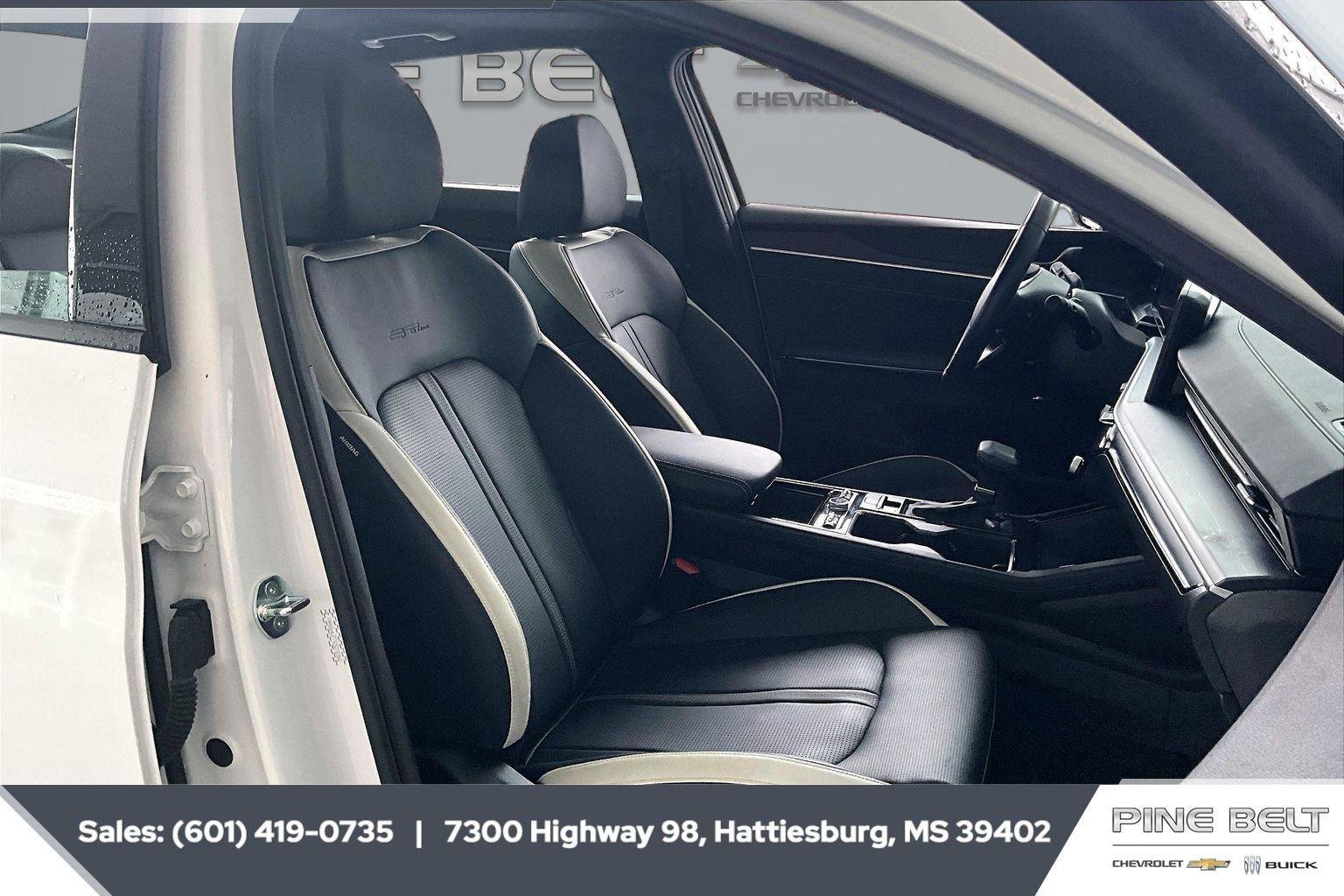 Used 2025 Kia K5 GT-Line w/ GT-Line Premium Package FWD image 6