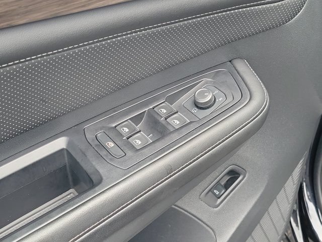 Certified 2024 Volkswagen Atlas SEL Premium R-Line AWD/4WD image 18