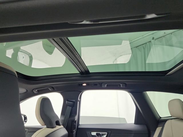 New 2026 Volvo XC60 B5 Plus w/ Climate Package image 28