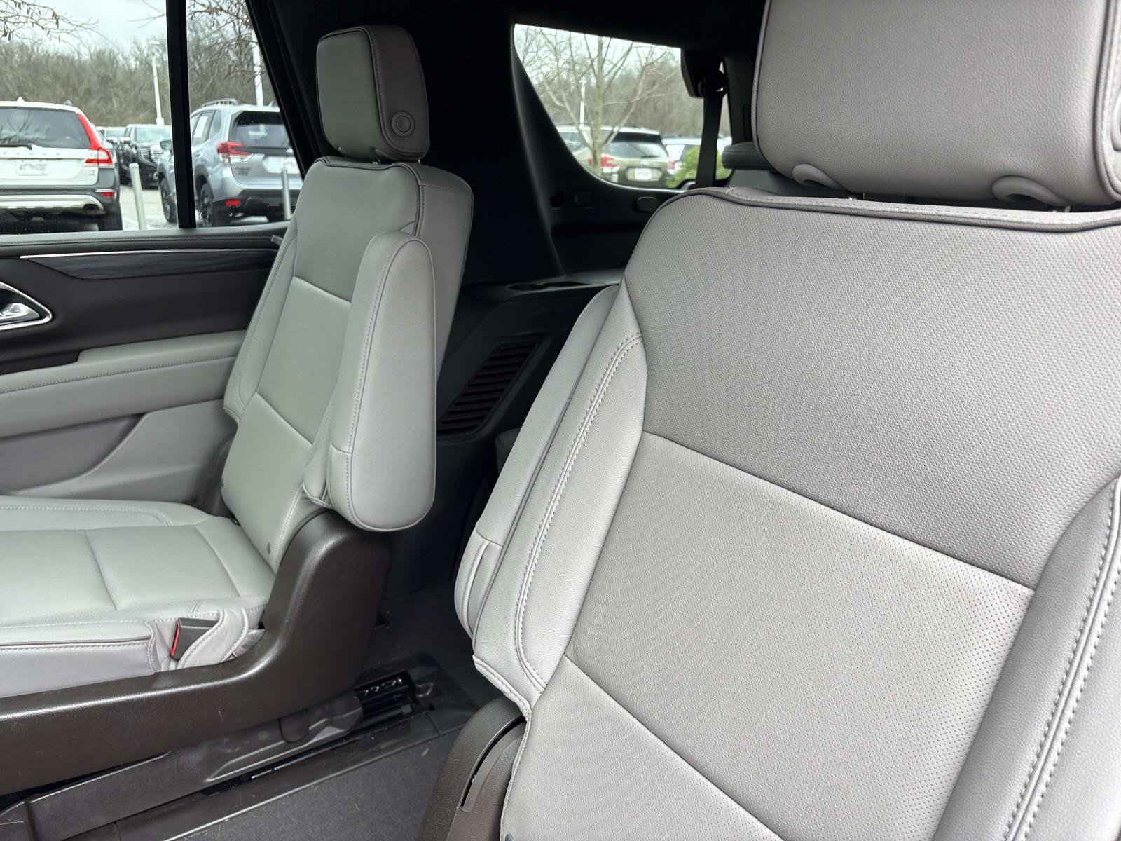 Certified 2023 GMC Yukon SLT w/ SLT Luxury Package image 31