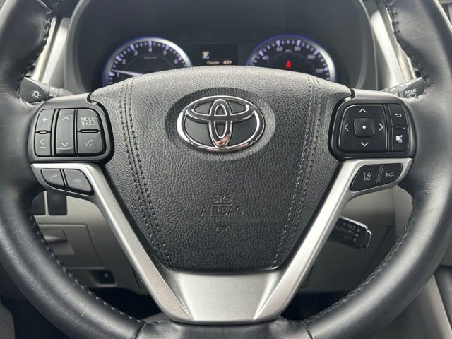 Used 2019 Toyota Highlander XLE image 18