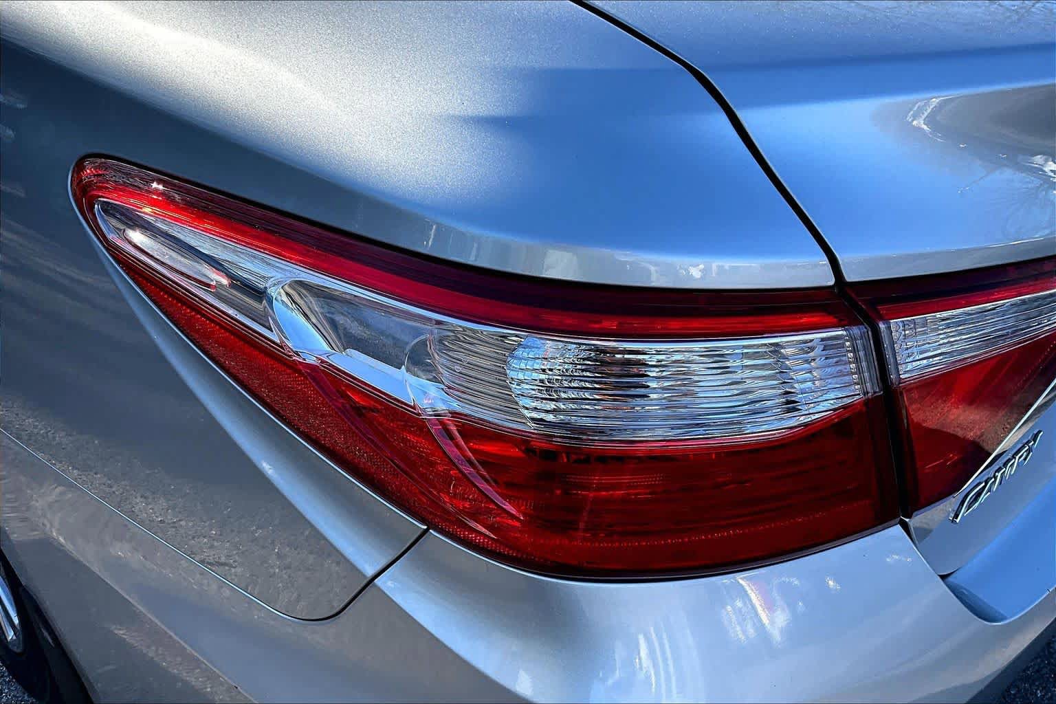 Used 2015 Toyota Camry XLE FWD image 26