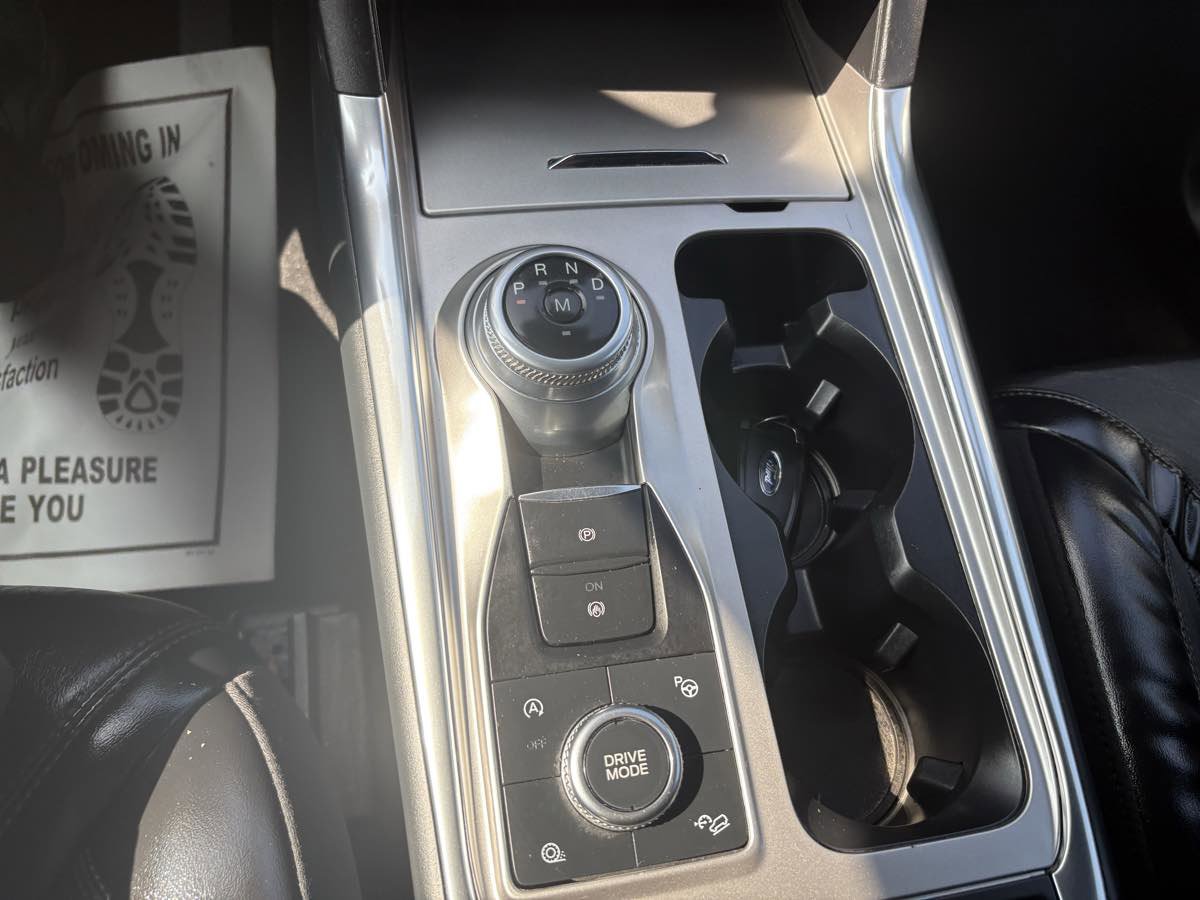 Used 2020 Ford Explorer Platinum w/ Premium Technology Package image 32