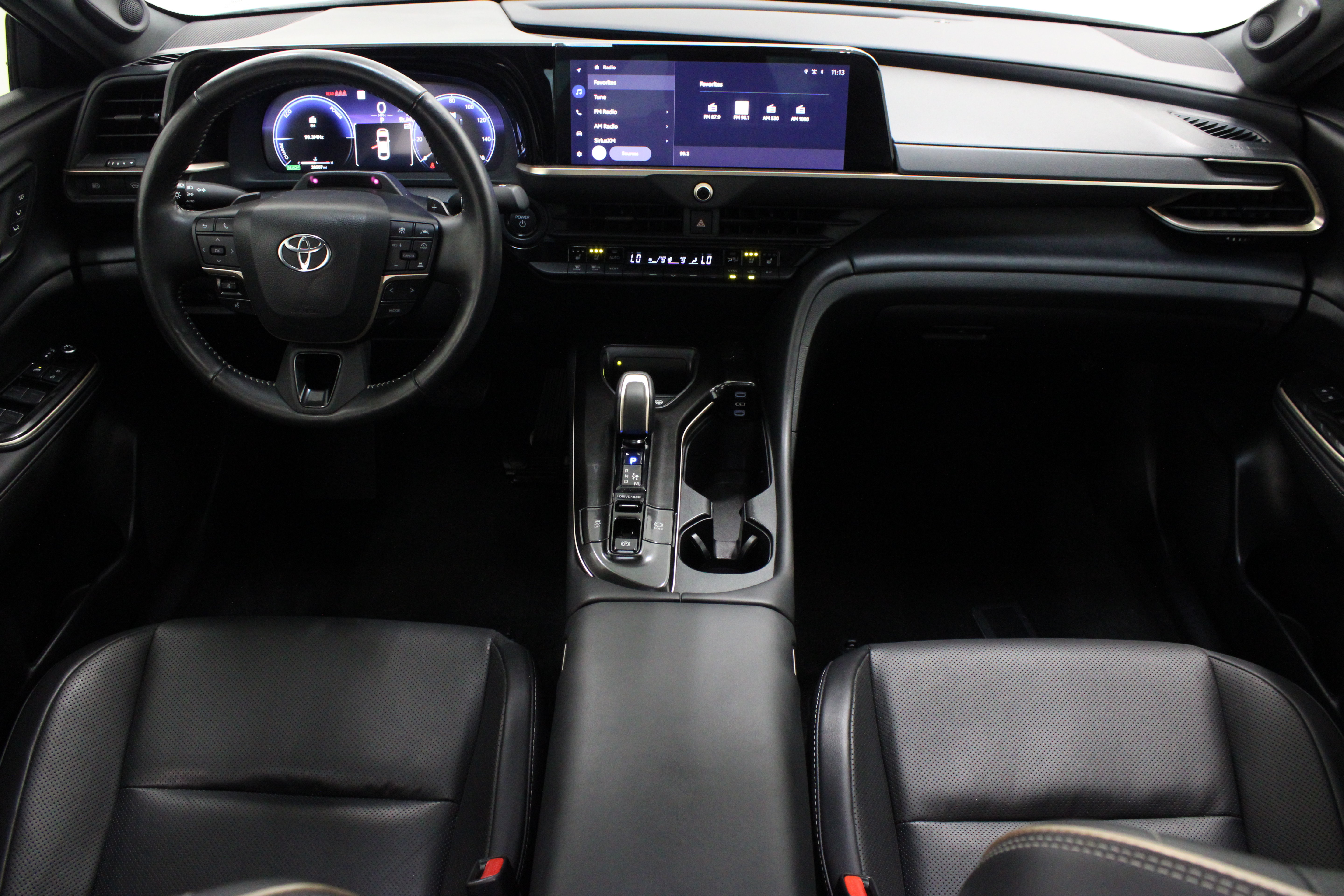 Used 2024 Toyota Crown Platinum AWD/4WD image 31