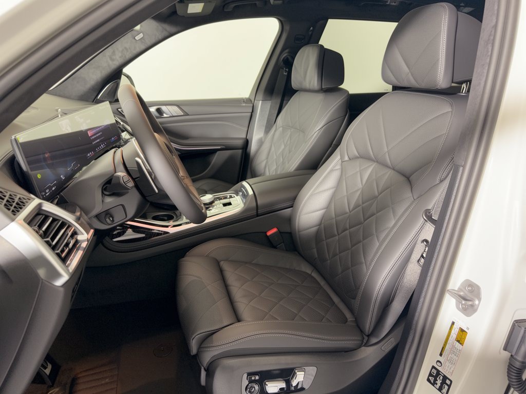 New 2027 BMW X7 xDrive40i w/ Executive Package AWD/4WD image 5