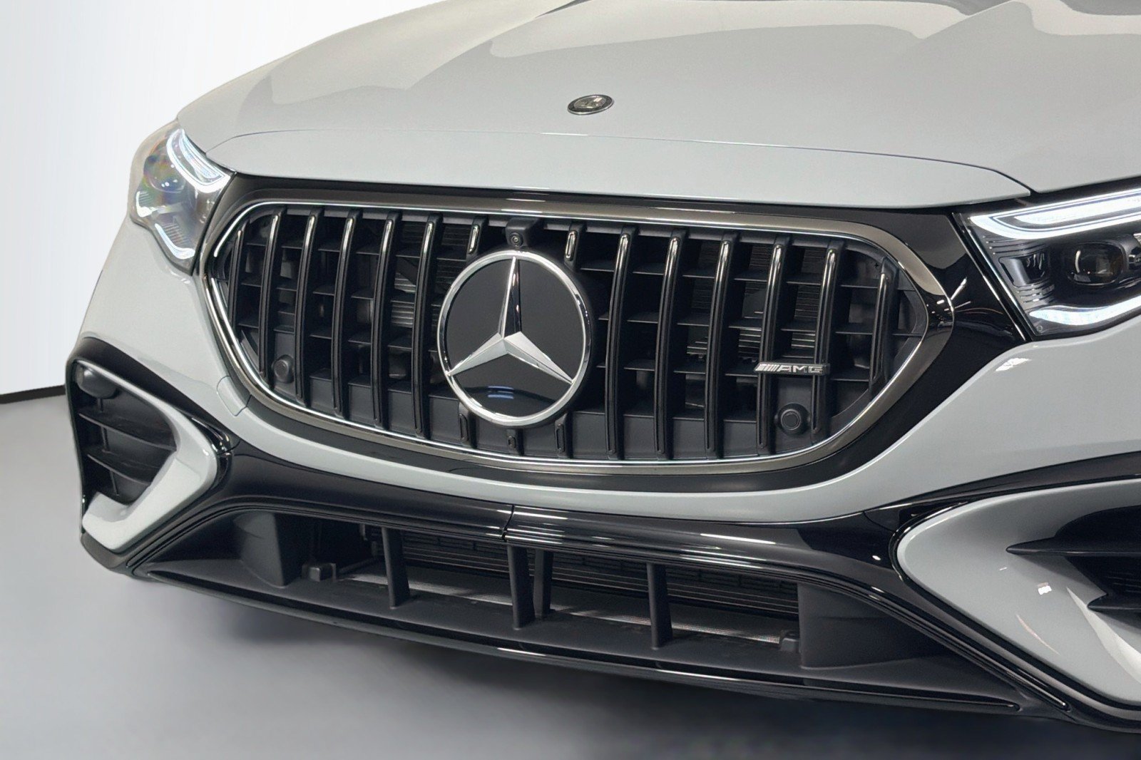 New 2026 Mercedes-Benz E 53 AMG e 4MATIC Sedan image 12
