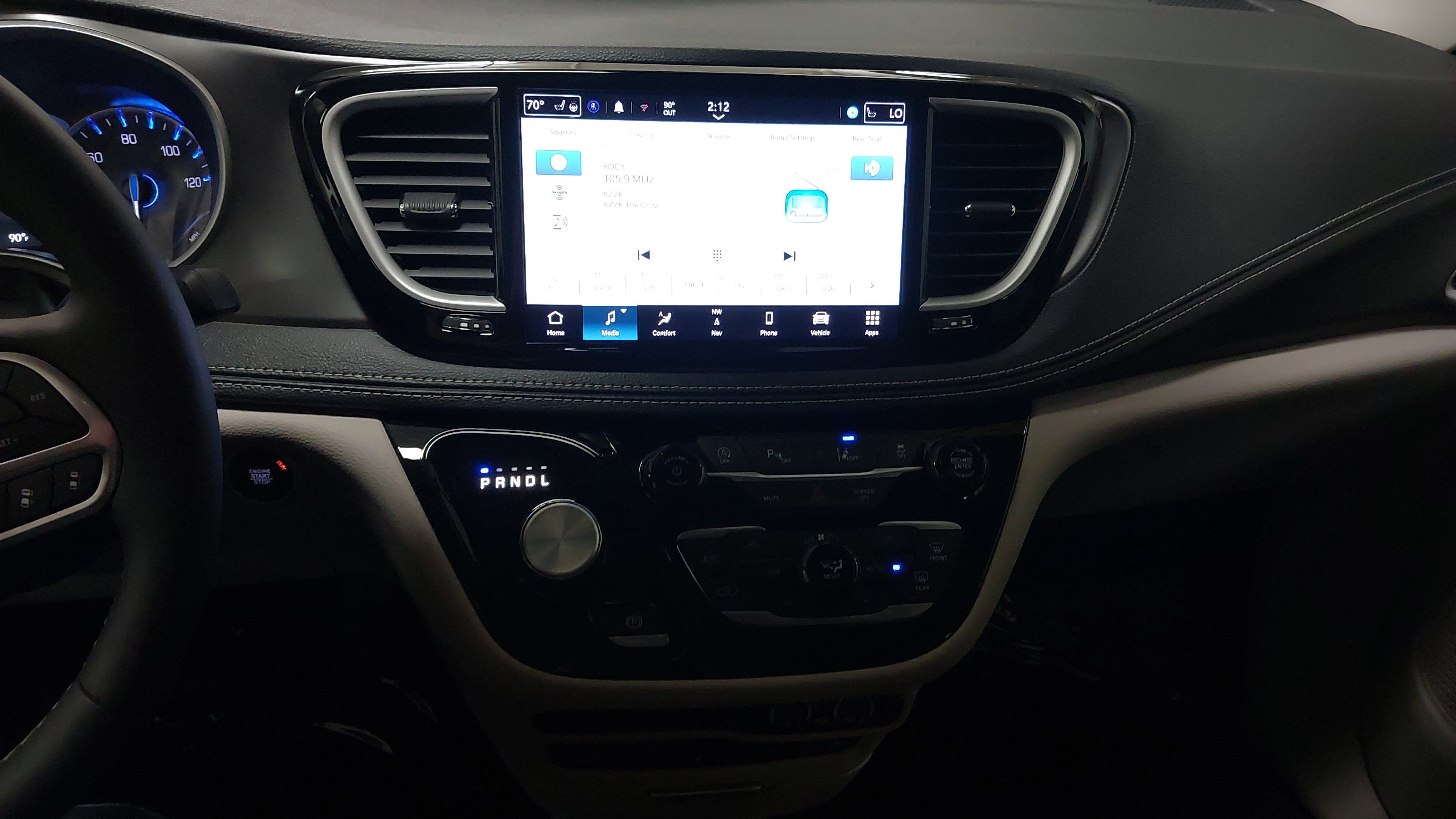 Used 2024 Chrysler Pacifica Touring-L w/ Uconnect Theater Family Group FWD image 21