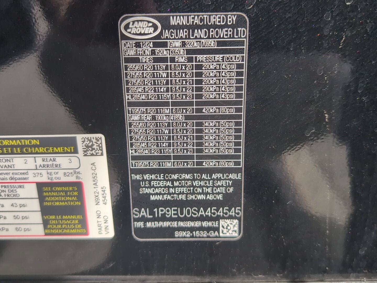 Used 2025 Land Rover Range Rover Sport SE AWD/4WD image 19