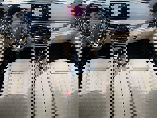 Used 2023 BMW 530e image 10