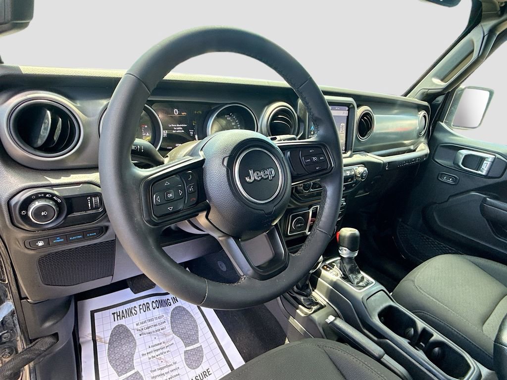 Used 2023 Jeep Wrangler Unlimited w/ Sun & Screen Package AWD/4WD image 12