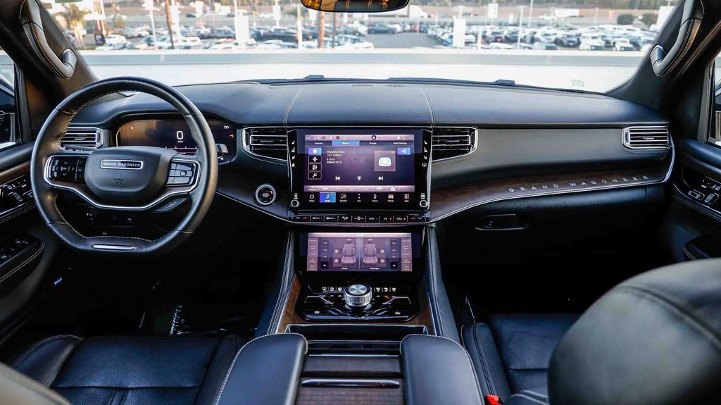 Used 2024 Jeep Grand Wagoneer L 4WD image 13