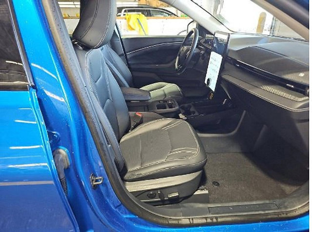 Used 2025 Ford Mustang Mach-E Premium AWD/4WD image 5