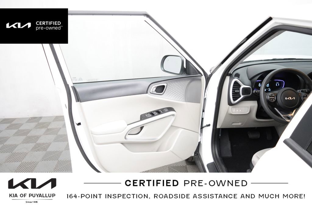 Certified 2025 Kia Soul LX FWD image 10
