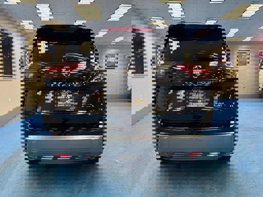 Used 2024 Nissan Rogue SL image 7