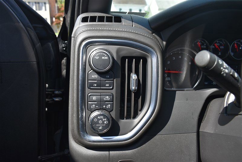 Used 2022 Chevrolet Silverado 1500 LT Trail Boss w/ Safety Package AWD/4WD image 15