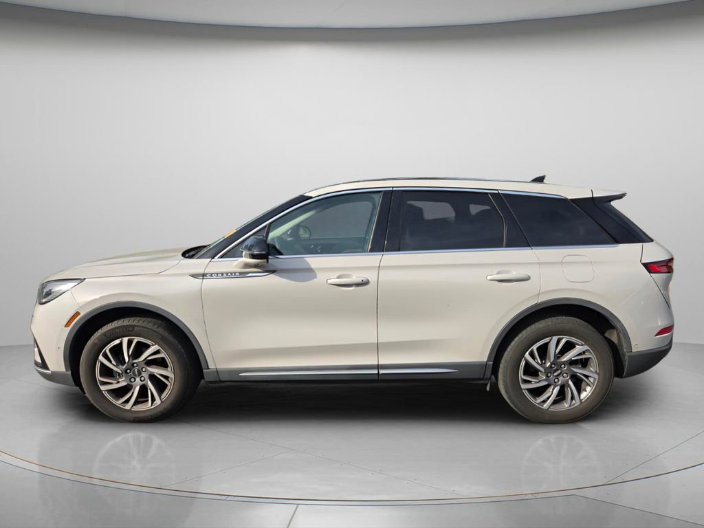 Used 2023 Lincoln Corsair AWD w/ Equipment Group 102A image 9