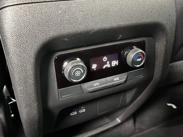 Used 2025 Chevrolet Traverse LT image 22
