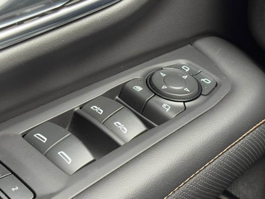 Used 2024 GMC Yukon AT4 w/ AT4 Premium Package image 24