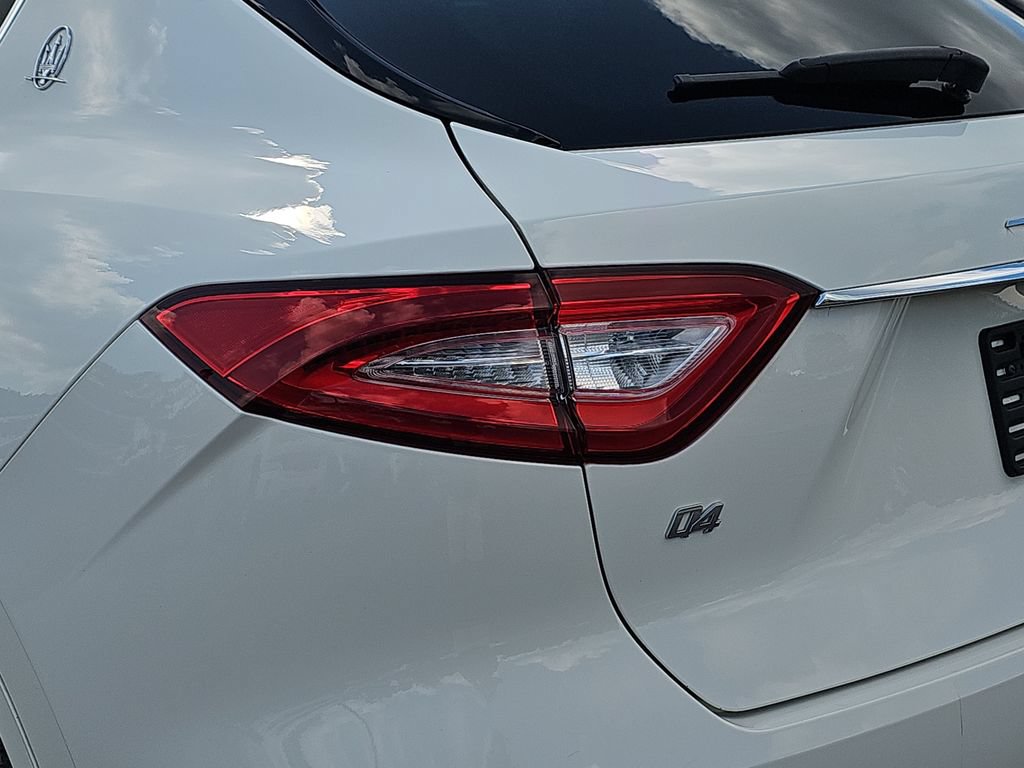 Used 2019 Maserati Levante GranLusso AWD/4WD image 35