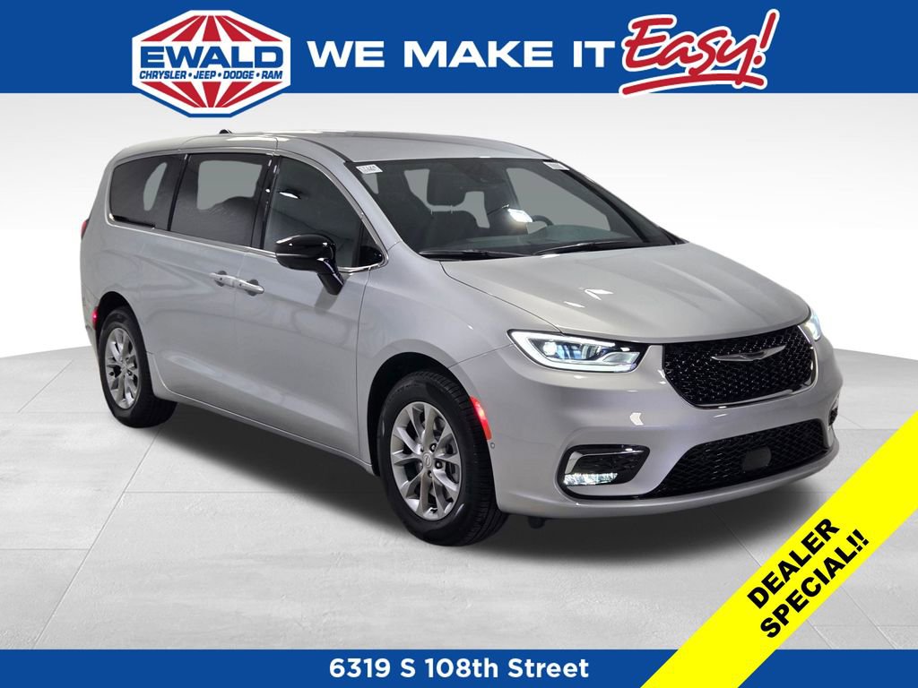 New 2026 Chrysler Pacifica Select AWD/4WD image 1