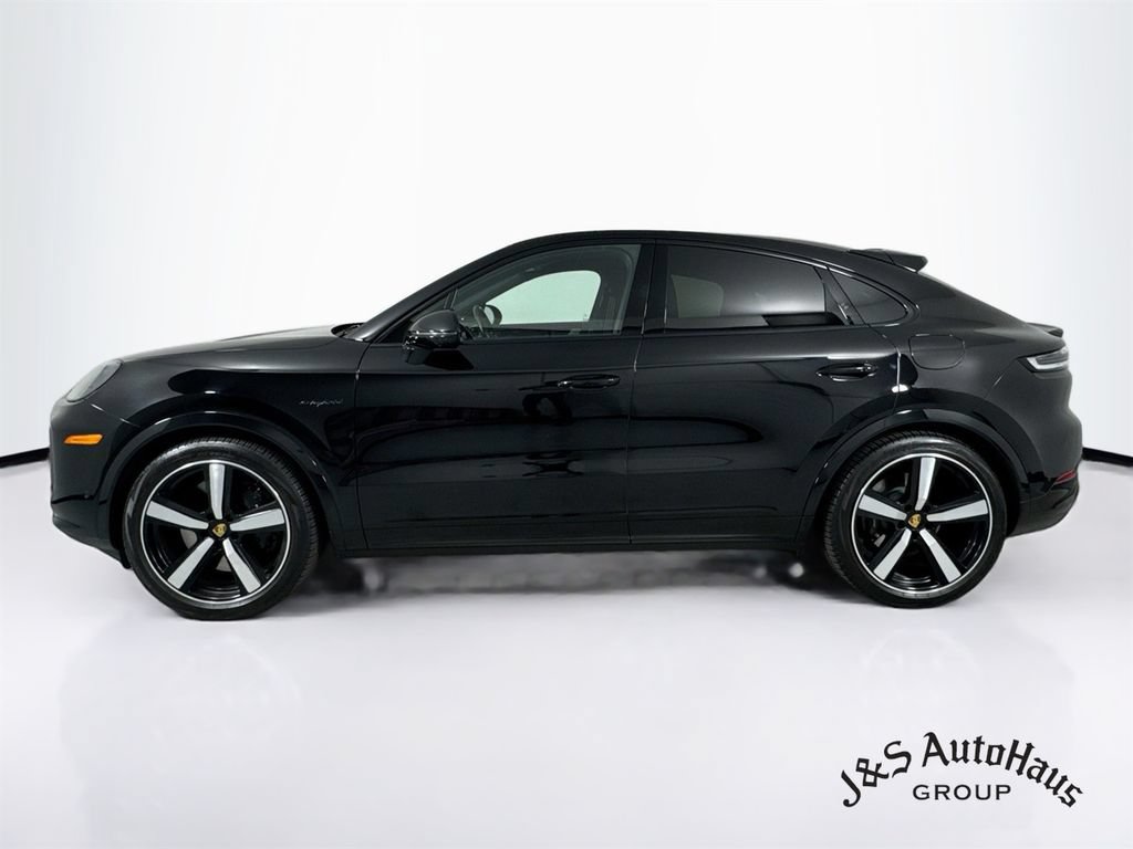 Used 2024 Porsche Cayenne Turbo w/ Premium Package Plus (PP1) AWD/4WD image 4
