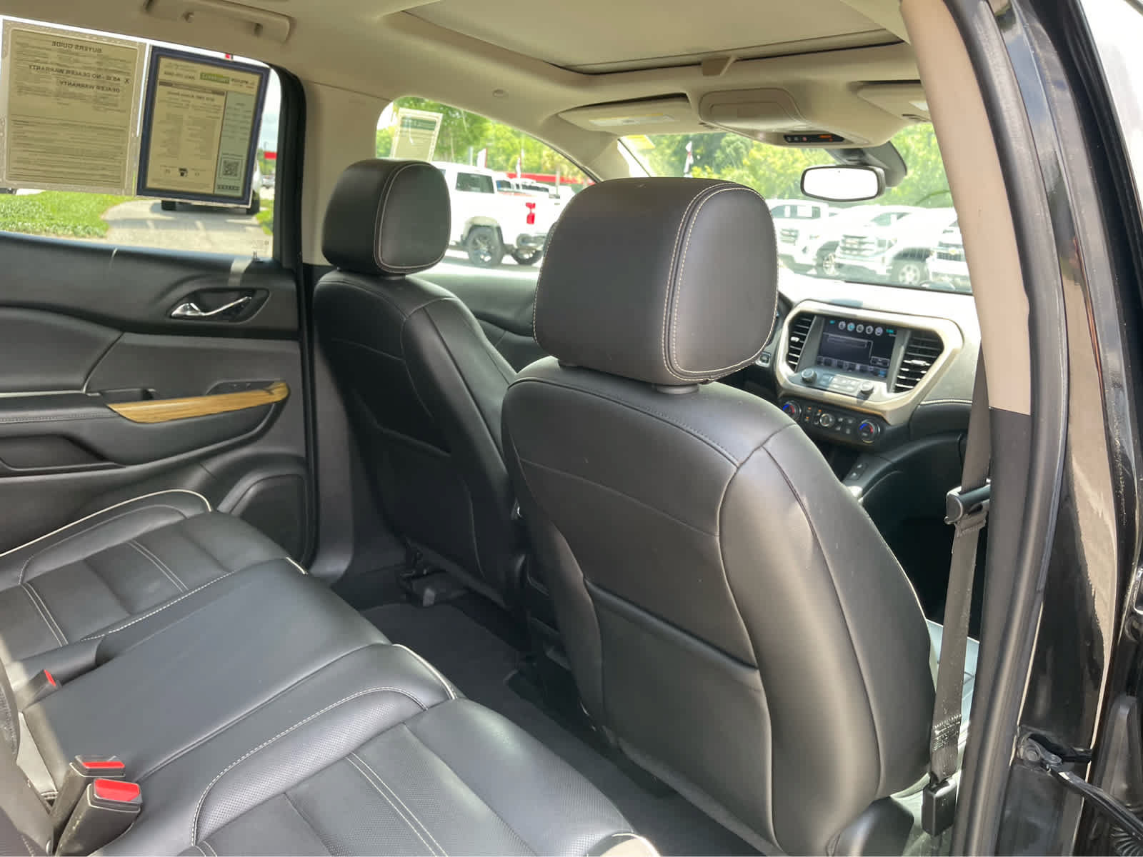 Used 2018 GMC Acadia Denali w/ Technology Package AWD/4WD image 31