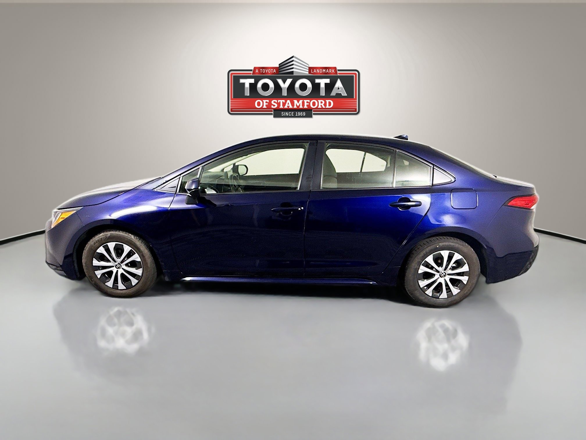 Certified 2022 Toyota Corolla LE image 4