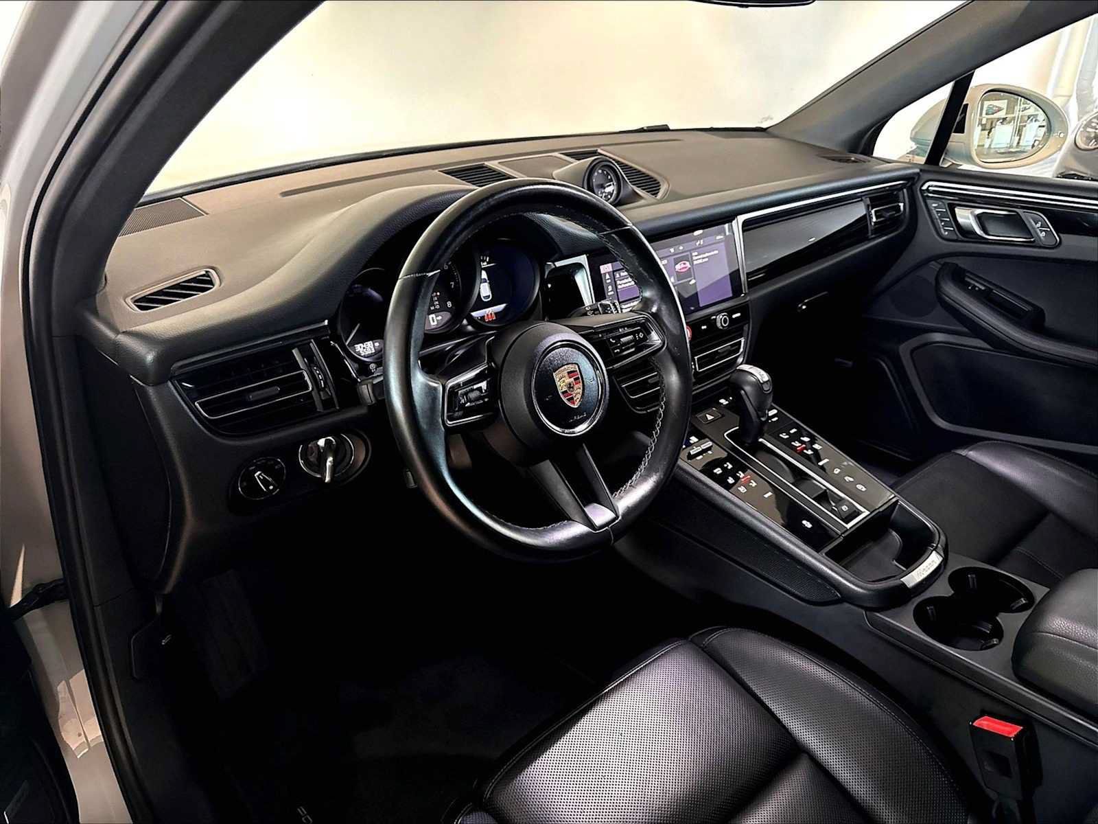 Used 2023 Porsche Macan AWD/4WD image 7