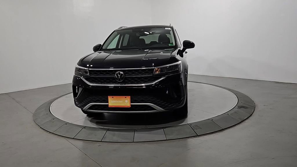 Certified 2024 Volkswagen Taos SE w/ Panoramic Sunroof Package image 10