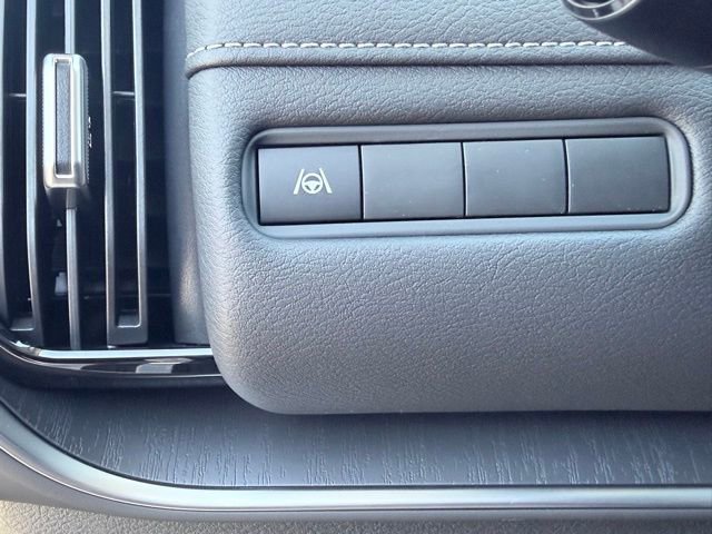 New 2026 Nissan Armada SV image 18