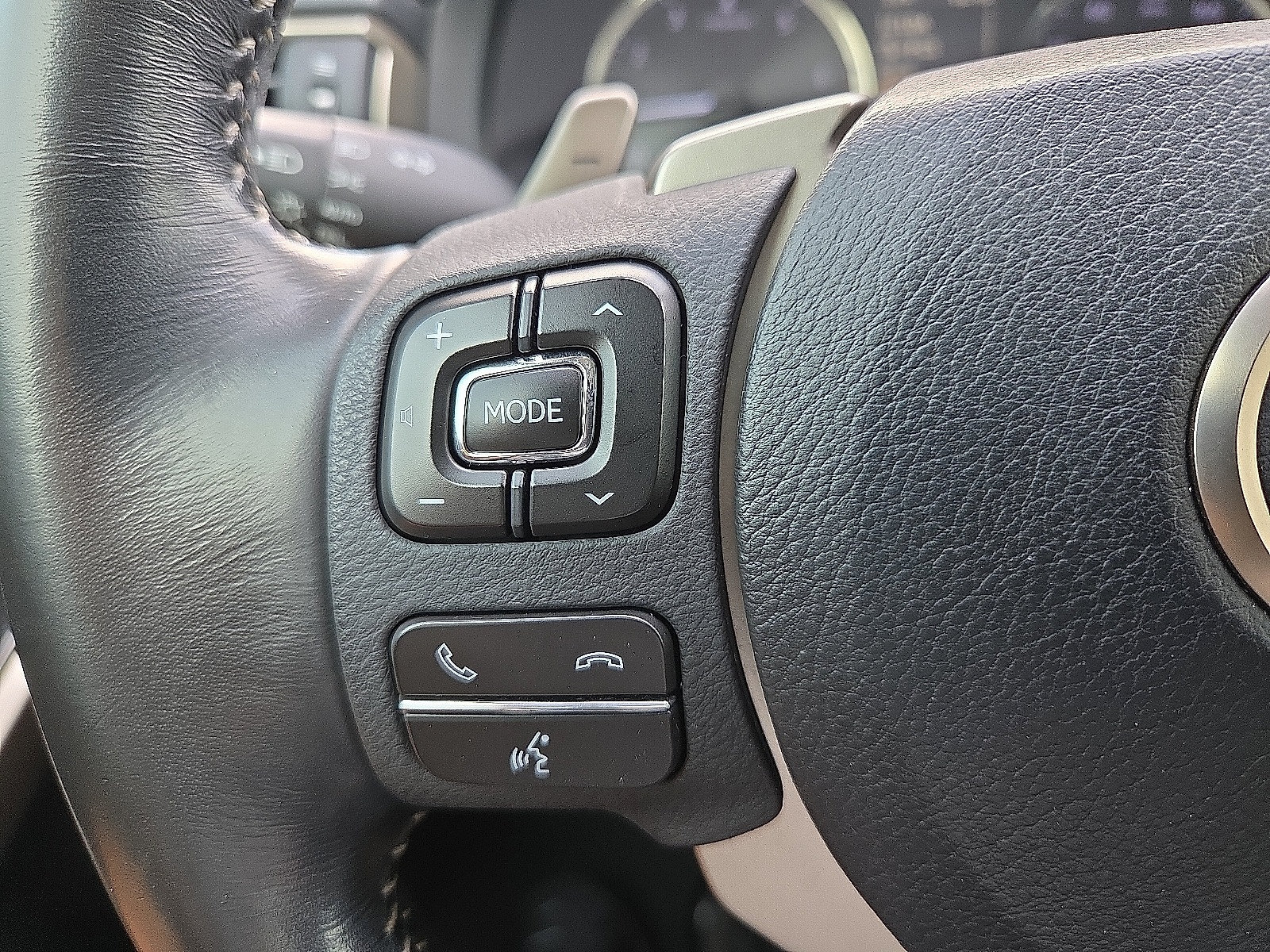 Used 2017 Lexus IS 200t RWD image 19