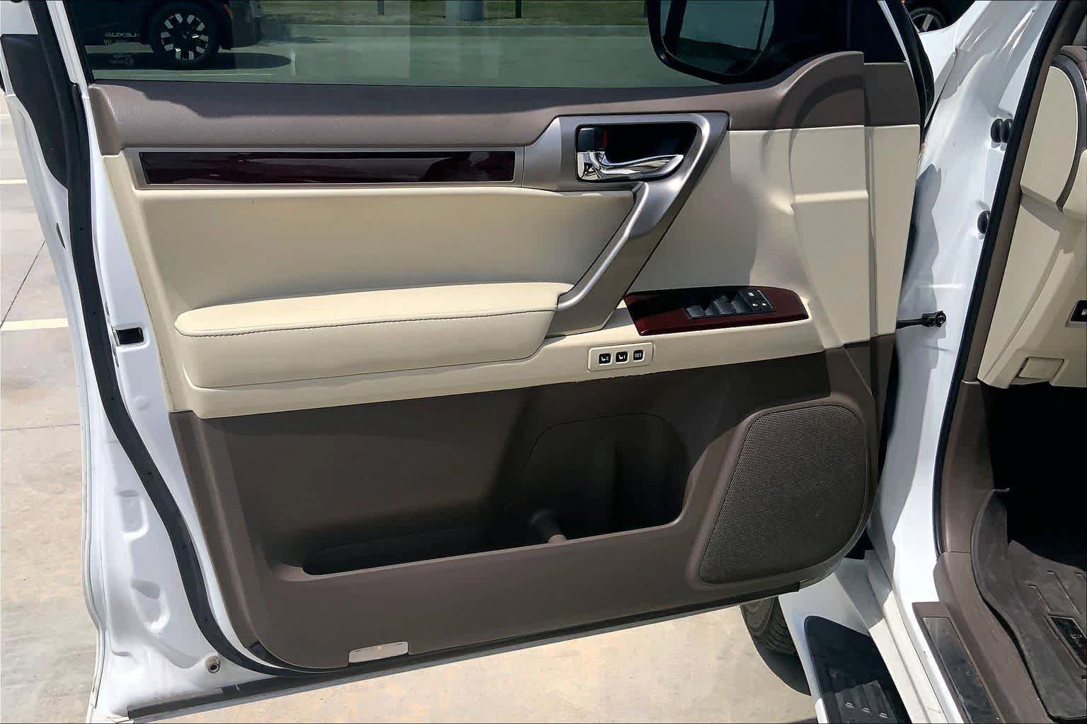 Used 2019 Lexus GX 460 Luxury AWD/4WD image 22