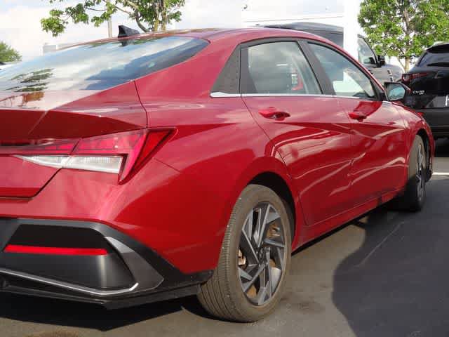 Used 2024 Hyundai Elantra SEL w/ Convenience Package FWD image 6