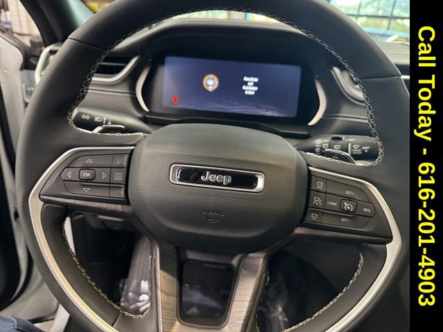Used 2024 Jeep Grand Cherokee L Limited w/ Black Appearance Package image 19