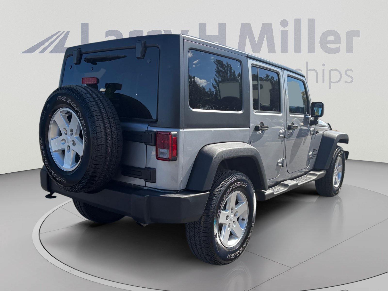 Used 2015 Jeep Wrangler Unlimited Sport w/ Quick Order Package 24S AWD/4WD image 5