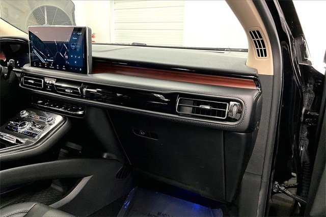 Used 2023 Lincoln Nautilus Reserve w/ Monochromatic Package image 16