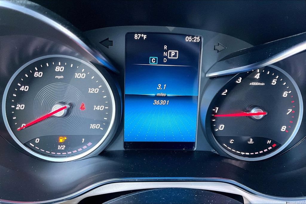 Used 2021 Mercedes-Benz GLC 300 4MATIC w/ Premium Package image 24