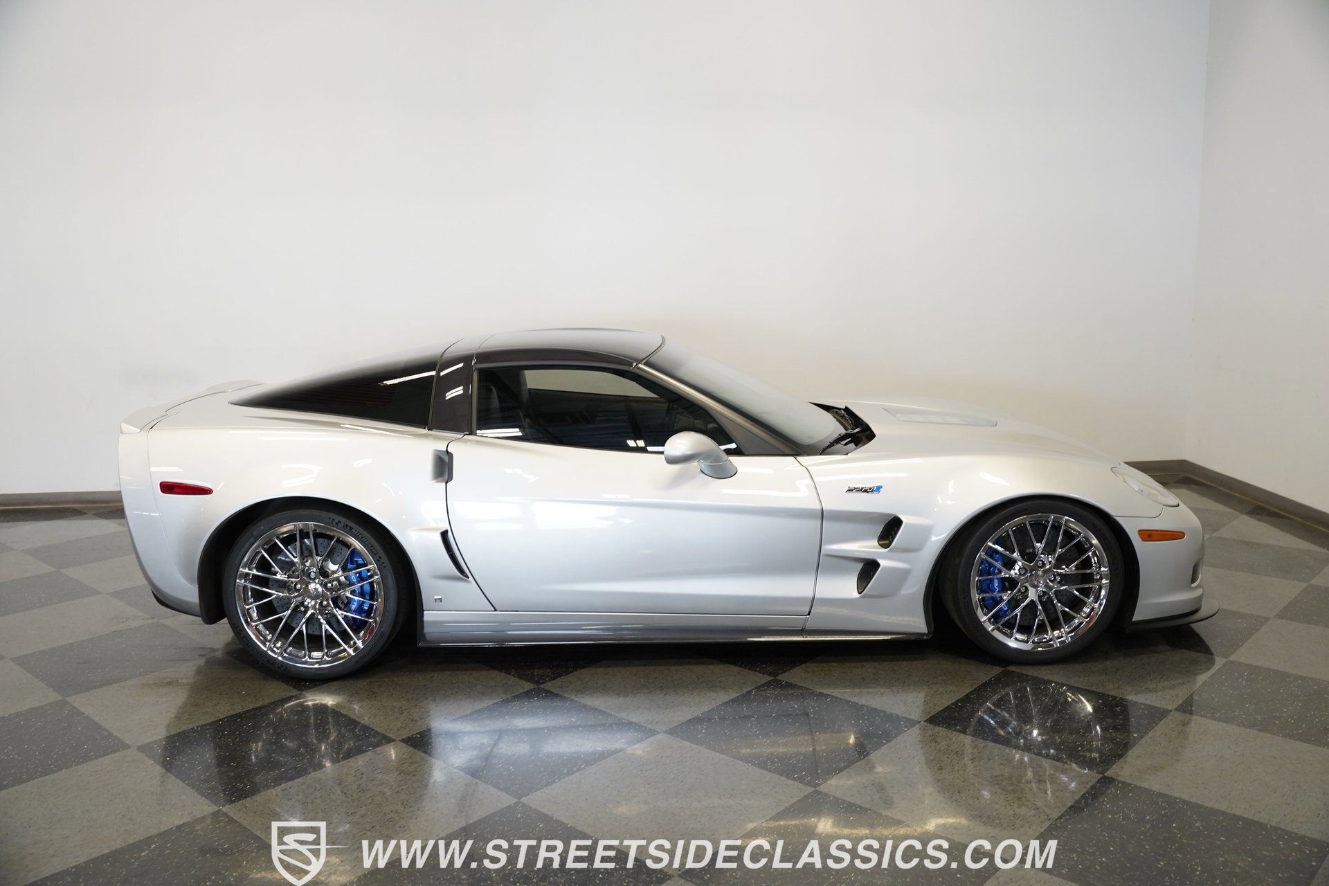 Used 2009 Chevrolet Corvette ZR1 w/ Preferred Equipment Group image 18