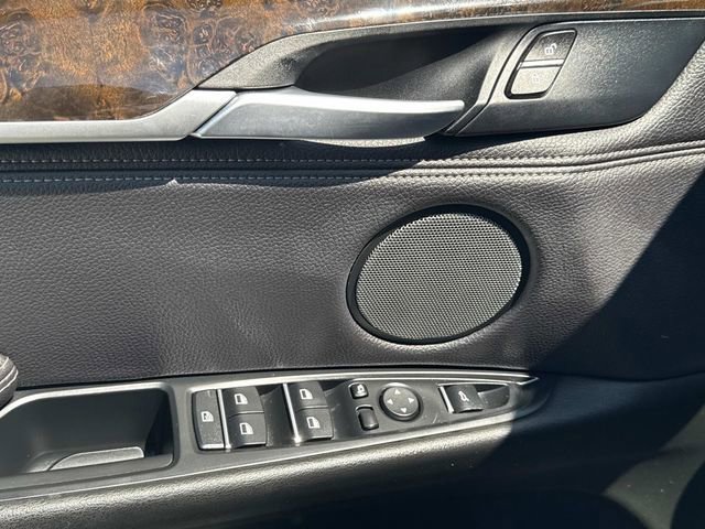 Used 2018 BMW X5 xDrive50i w/ M Sport Package image 27