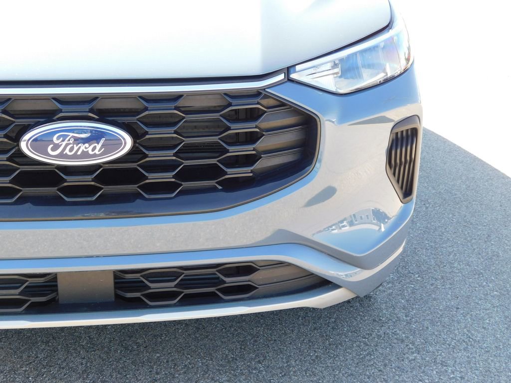 Used 2024 Ford Escape ST-Line w/ Tech Pack #1 AWD/4WD image 12