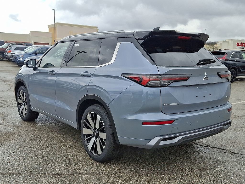 New 2026 Mitsubishi Outlander SEL image 3