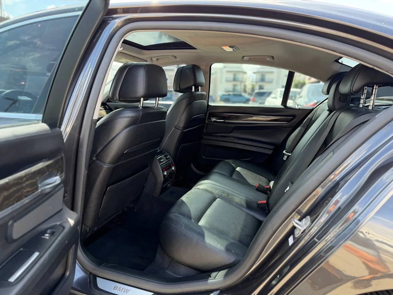 Used 2014 BMW 740i image 26