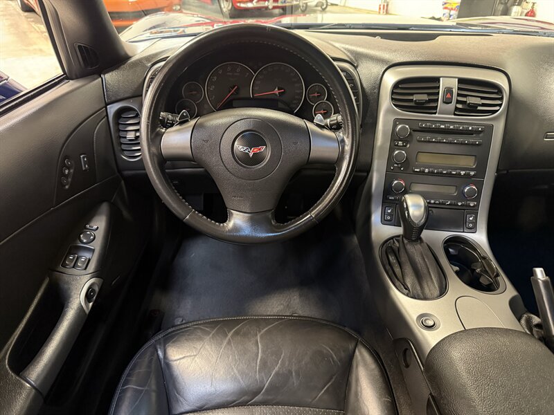 Used 2006 Chevrolet Corvette Coupe w/ Preferred Equipment Group RWD image 19