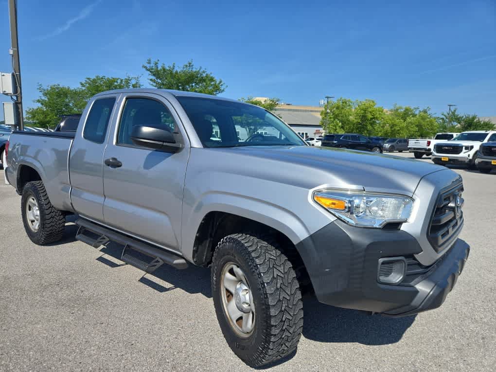 Used 2017 Toyota Tacoma SR RWD image 10