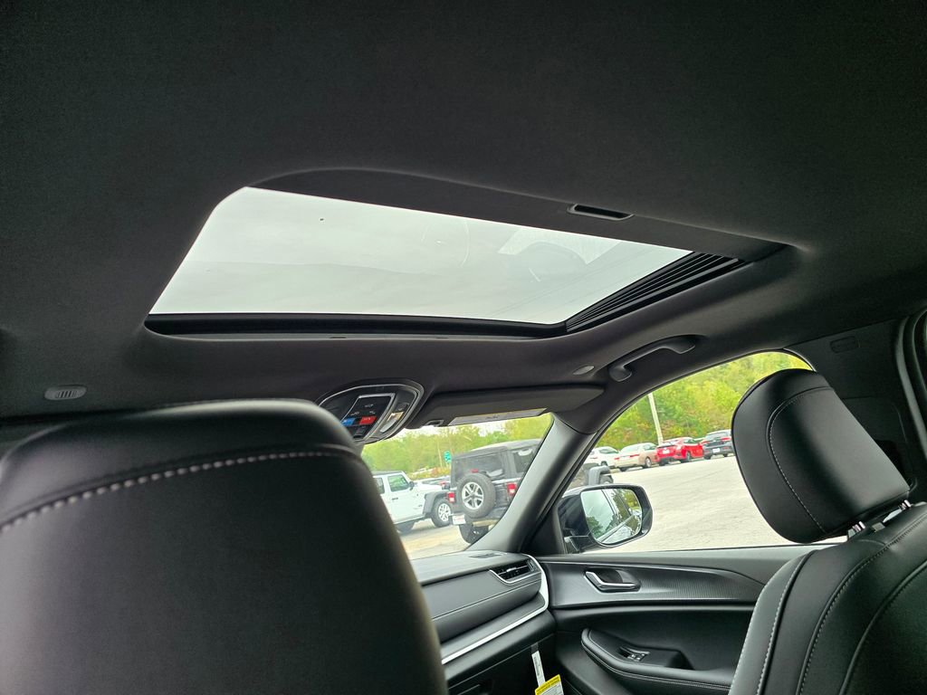 New 2025 Jeep Grand Cherokee L Altitude image 12