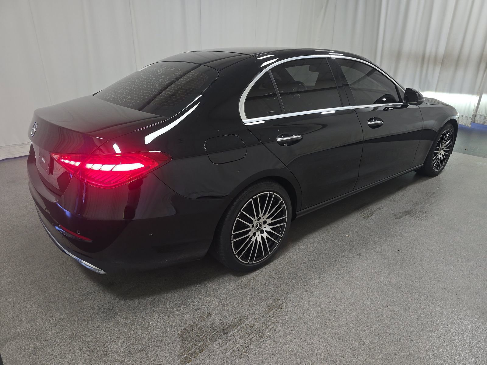 Used 2022 Mercedes-Benz C 300 Sedan w/ Exclusive Trim Package image 4