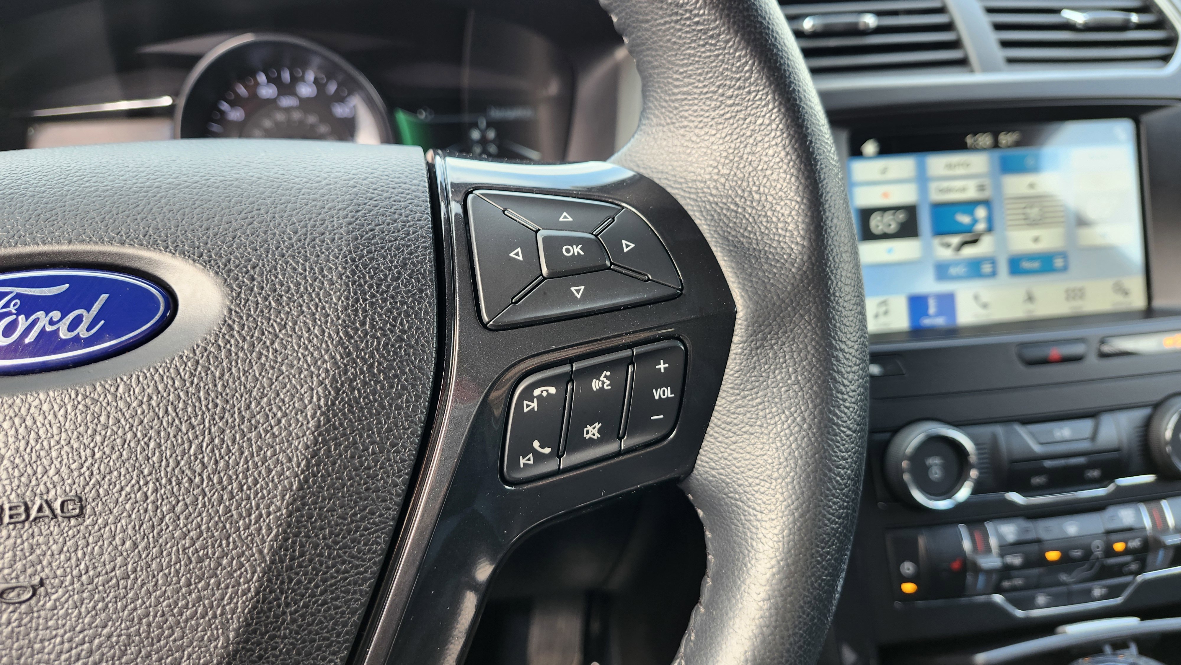 Used 2019 Ford Explorer XLT w/ Equipment Group 202A image 39